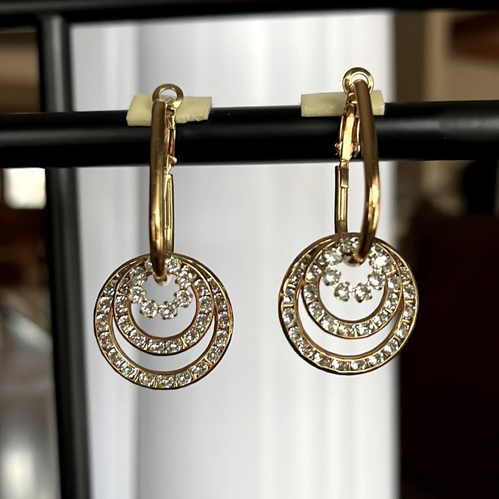 GOLD TONE EARRINGS